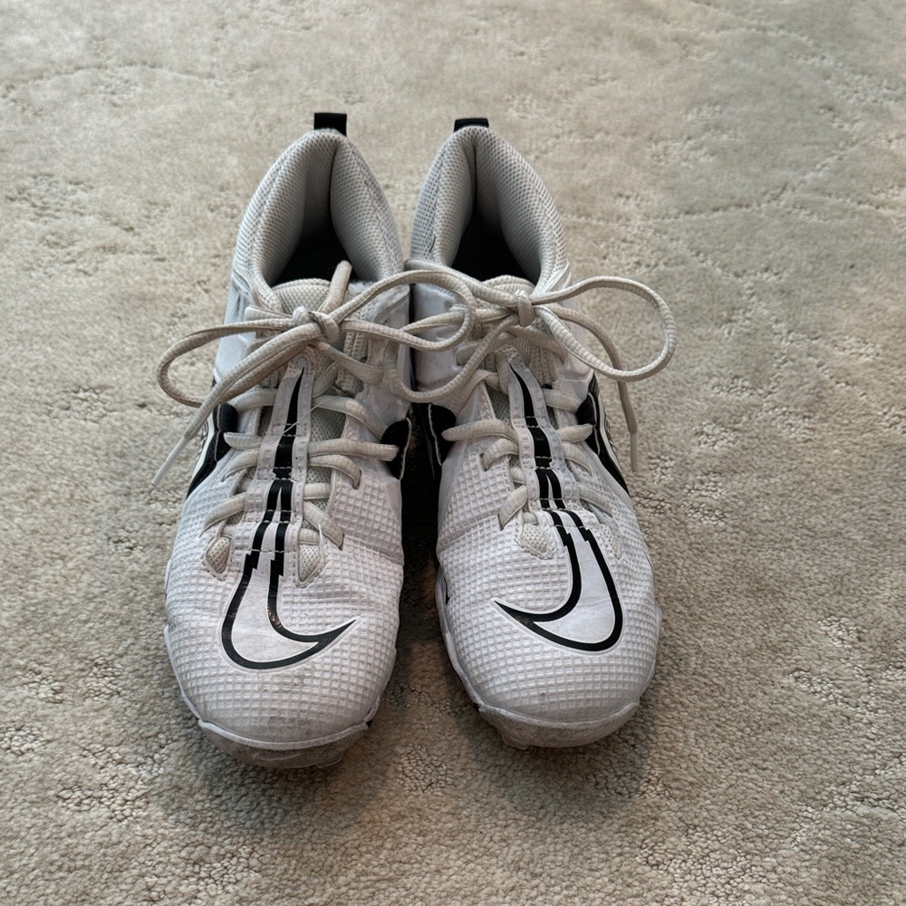 Nike Kids Shoes in White and Black